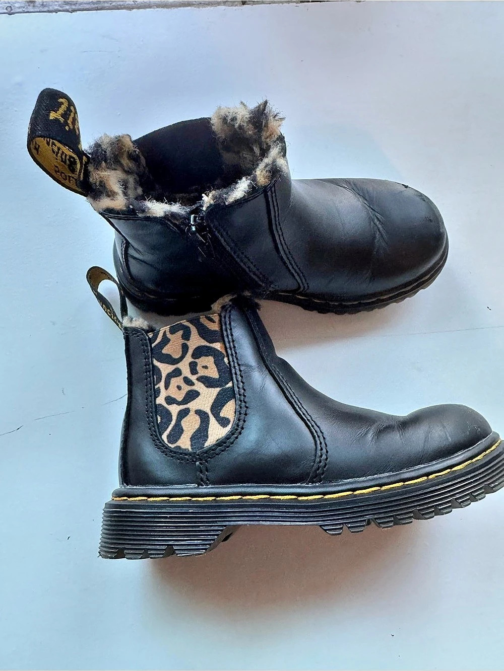 Dr. Martens - Leonore Fur Lined Chelsea Boots Black & Brown -